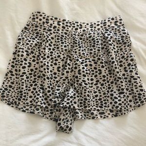 Society Amuse drew Leopard short.